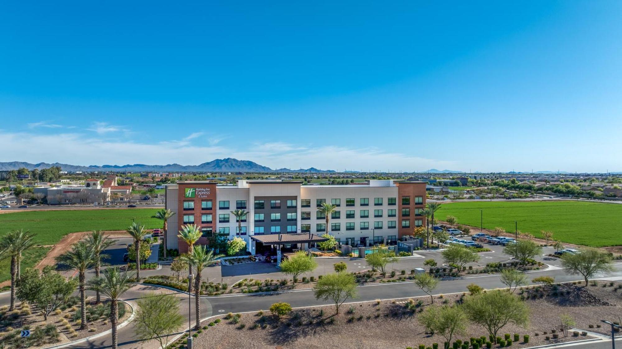 Holiday Inn Express & Suites - Gilbert - Mesa Gateway Airport Extérieur photo