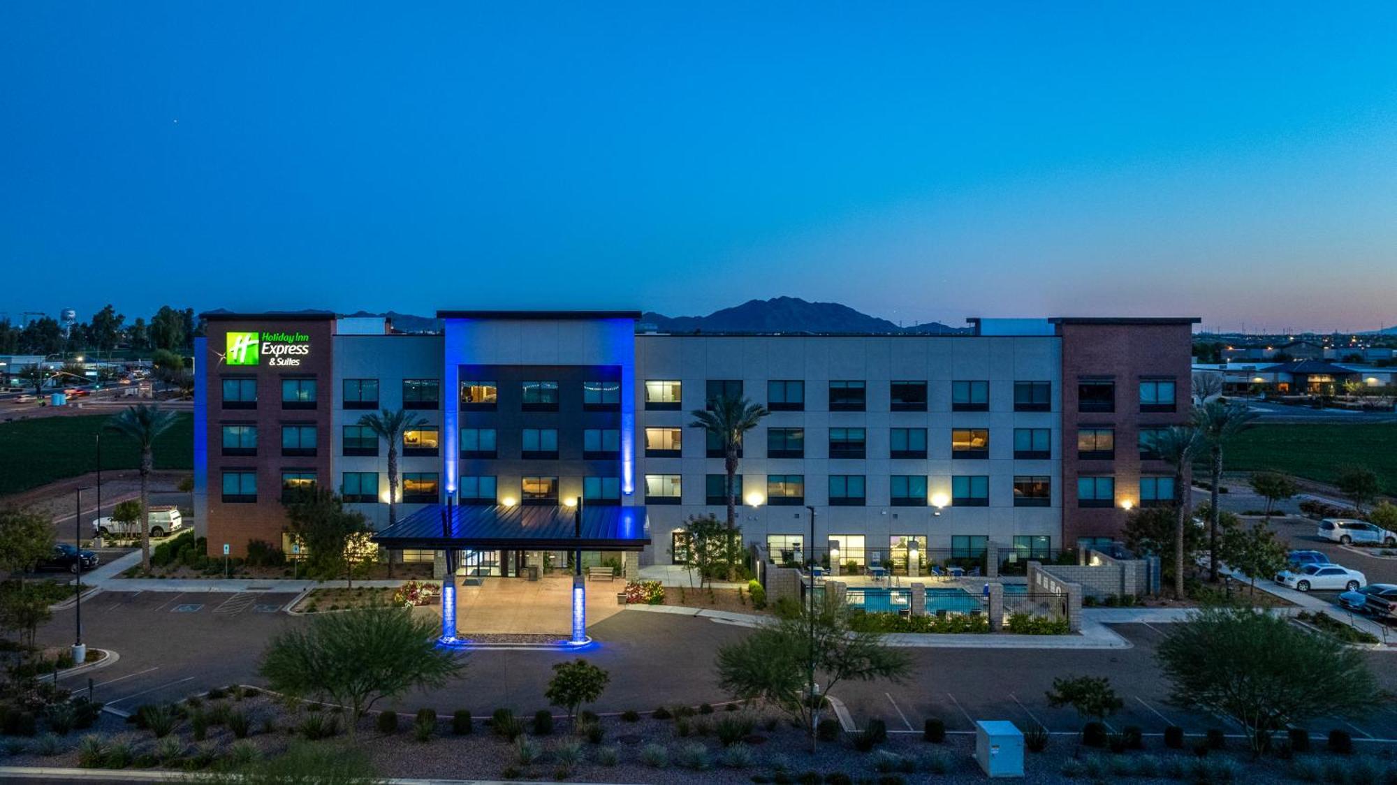 Holiday Inn Express & Suites - Gilbert - Mesa Gateway Airport Extérieur photo