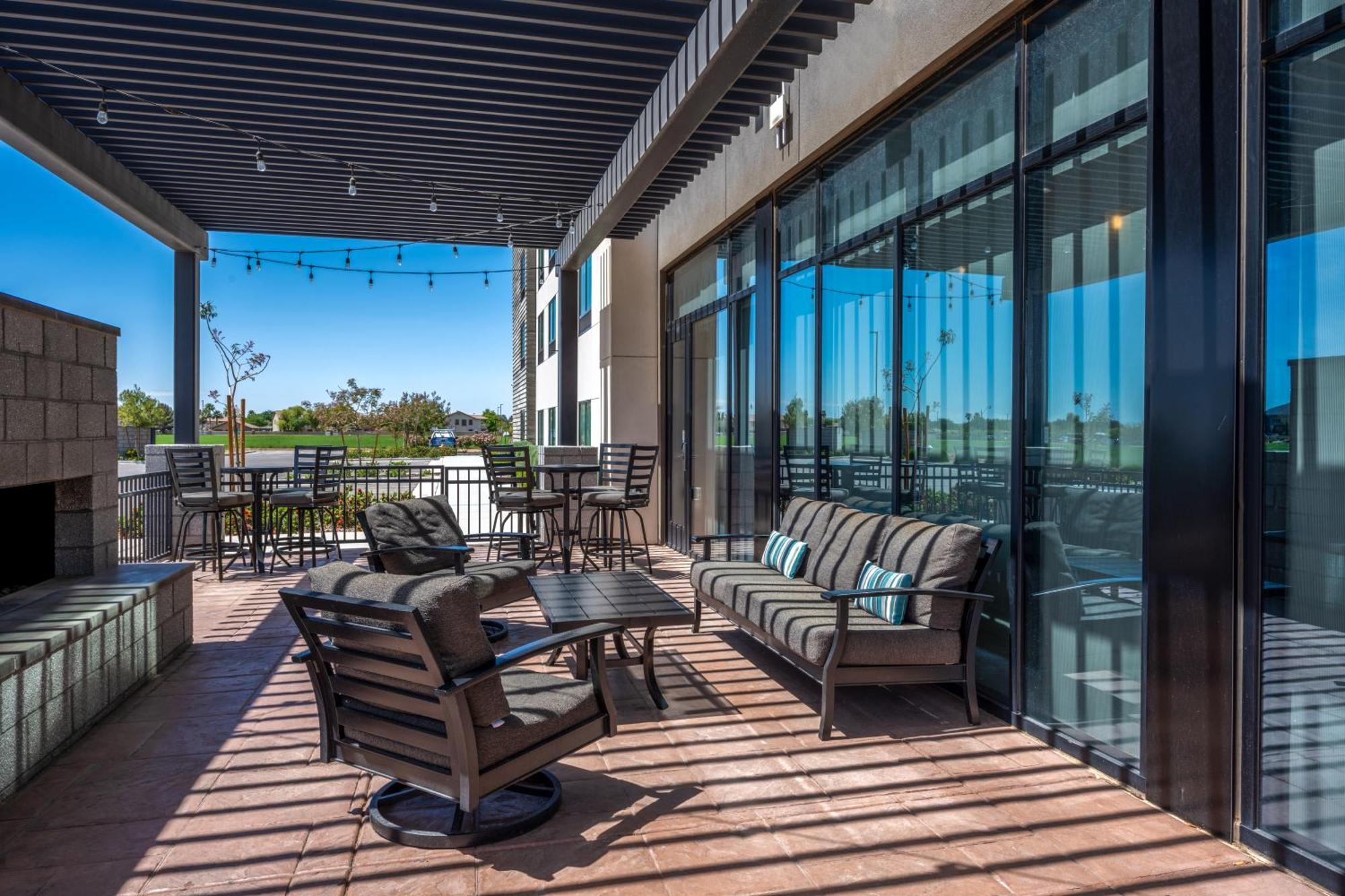 Holiday Inn Express & Suites - Gilbert - Mesa Gateway Airport Extérieur photo