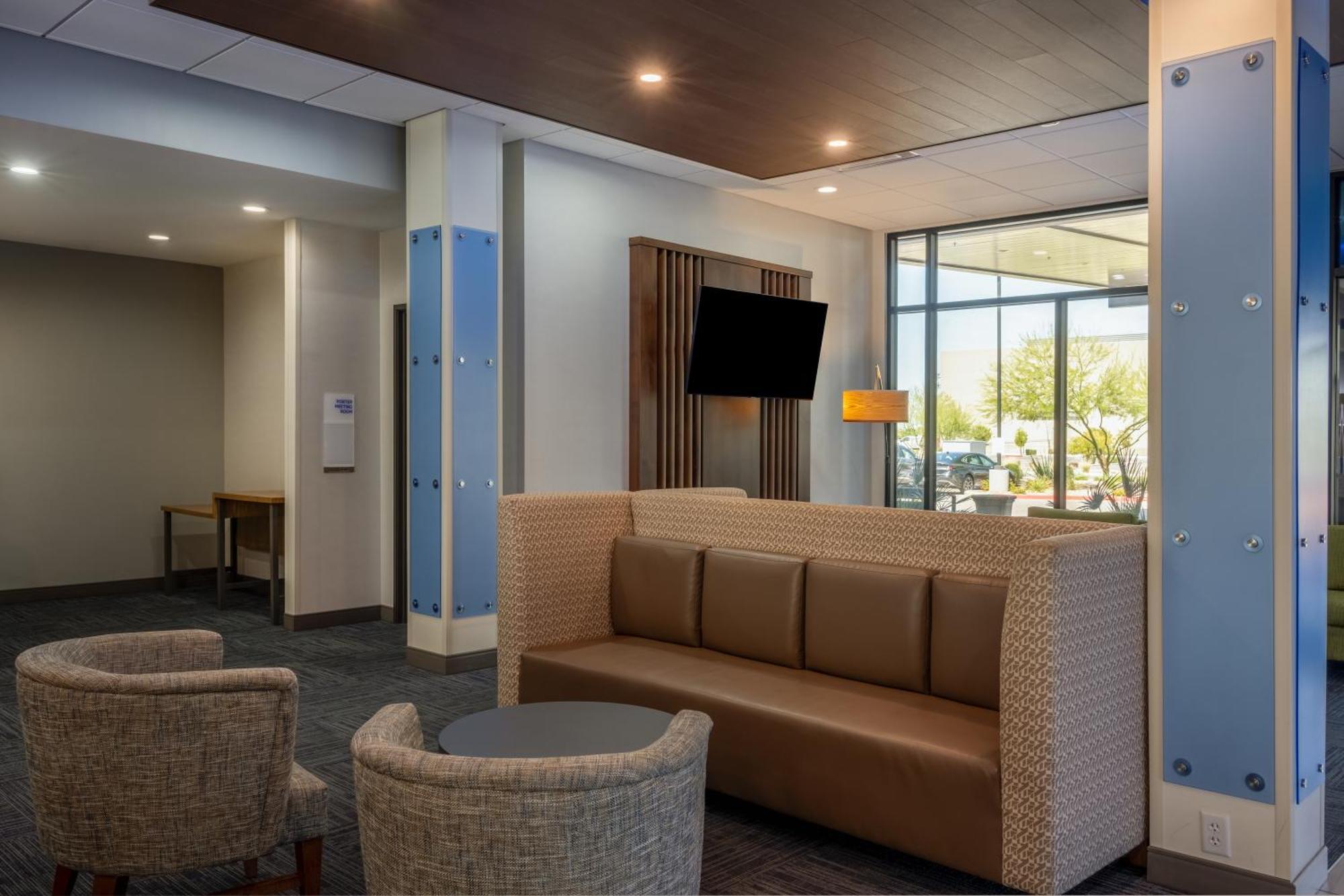 Holiday Inn Express & Suites - Gilbert - Mesa Gateway Airport Extérieur photo